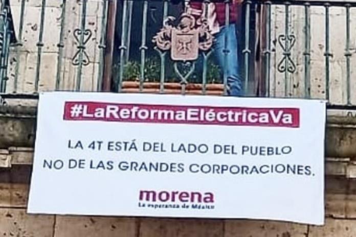 Ayuntamiento de Guadalajara retiró mantas a regidores de Morena donde defendían la Reforma Eléctrica