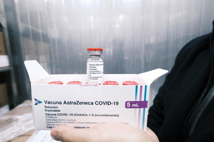 Jalisco recibe medio millón de vacunas de AstraZeneca para rezagados y mayores de 40 años