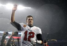 Tom Brady sale del retiro para jugar fútbol bandera en Arabia Saudí