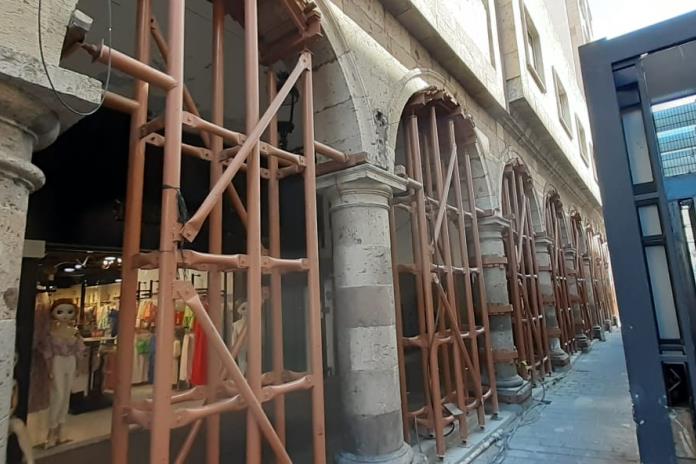 Comercios del Edificio Plaza piden limpiar de estructuras la calle Pedro Moreno