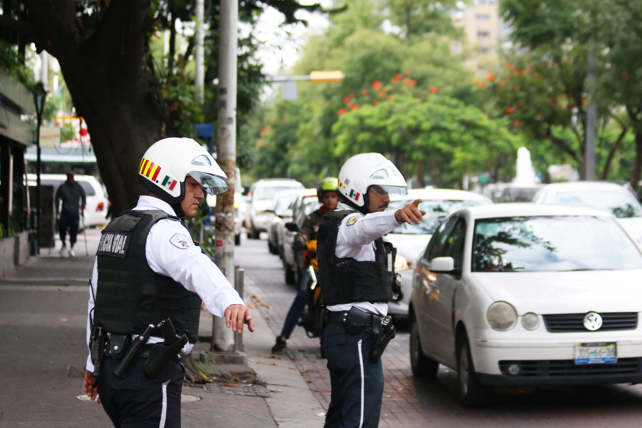 Por faltas menores, la Policía Vial de El Salto envía a autos de plataforma a corralones privados