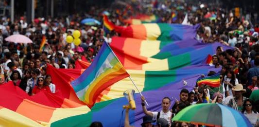 Con iniciativas rasuradas, el Congreso avala multa a terapias de conversión y una Ley de Identidad