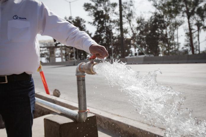 Tras el cierre de autopista a Zapotlanejo, se reanudó el servicio de agua en Vistas del Pedregal