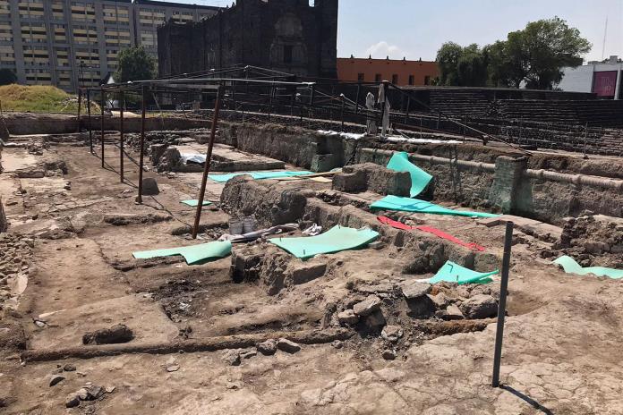 Revisan afectaciones en techumbre temporal en ruinas de Tlatelolco