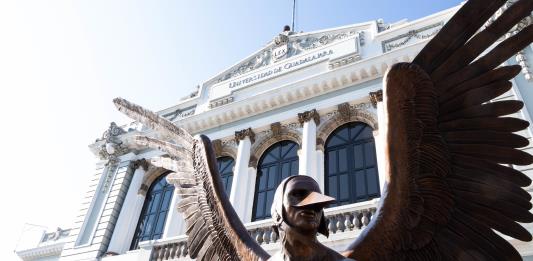 Las icónicas “Alas de México” del escultor Jorge Marín llegan a la explanada del MUSA