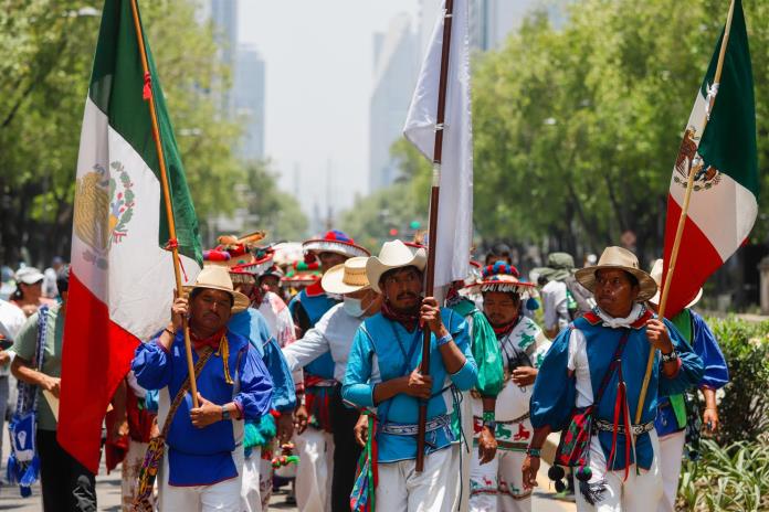Indígenas Wixaritari de México llegan a la capital para exigir territorios