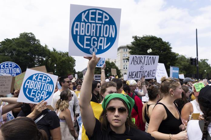 Protestas en decenas de ciudades de EEUU contra la ilegalización del aborto