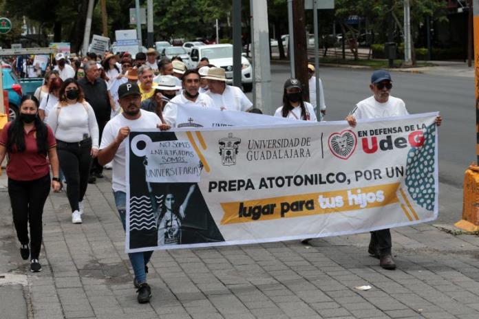 Atotonilco exige respeto a la Autonomía Universitaria en la marcha número 128