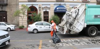 Clausurarán comercios cuyos trabajadores sean sorprendidos arrojando basura en Guadalajara