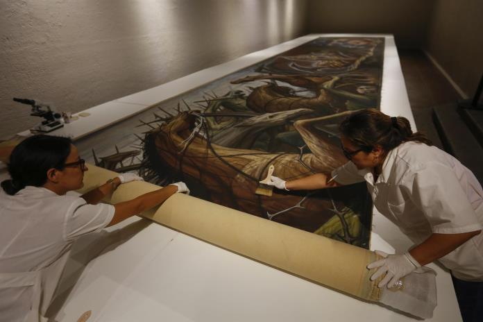 Rescatan el legado del muralista tapatío Gabriel Flores, pionero del “mural transportable”