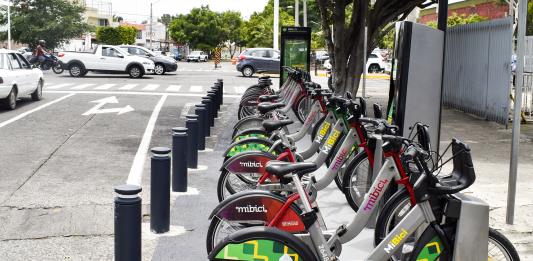 Día Mundial del Auto: Crecen los vehículos motorizados y Mi Bici se desploma