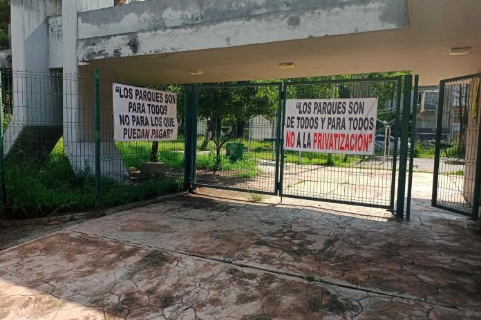 Vecinos de Altamira defienden su parte, dicen no a la privatización