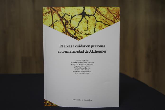 Presentan libro para cuidadores de pacientes con Alzheimer