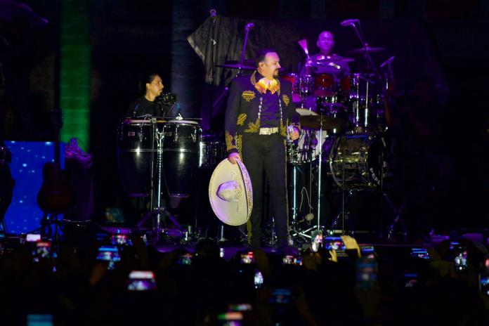 A Pesar De La Lluvia, Pepe Aguilar Da Concierto Por El Grito De ...