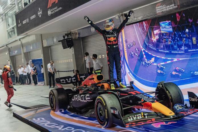 El mexicano Sergio Pérez  gana el Gran Premio de Singapur