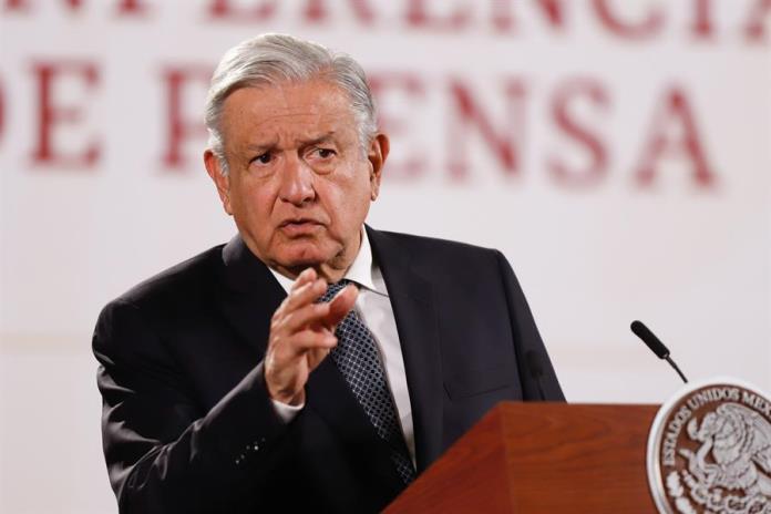 López Obrador niega espionaje de Ejército a periodistas y activistas