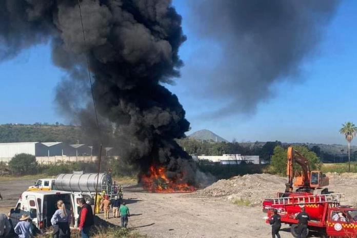 Registran explosión de un contenedor con resina en Poncitlán
