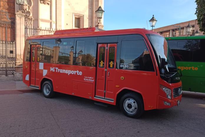Presentan a transportistas de Lagos de Moreno las opciones de las nuevas unidades de transporte público