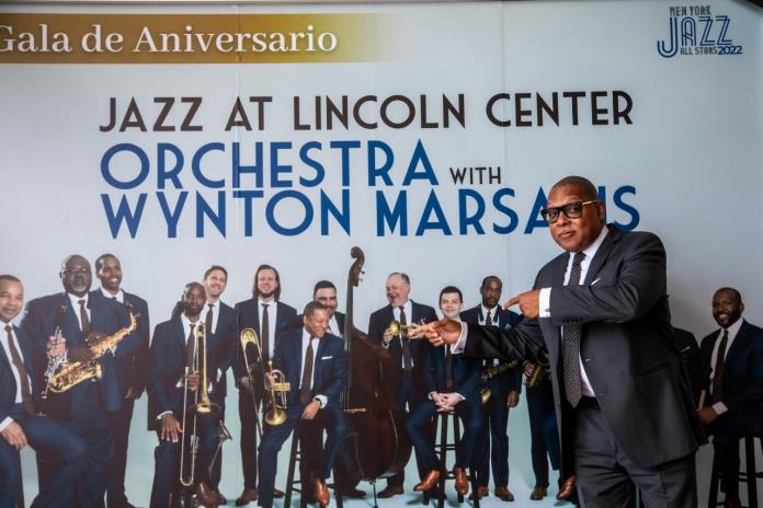 Como parte del 5° aniversario del Conjunto Santander, el reconocido jazzista Wynton Marsalis y su orquesta ofrecen MasterClass