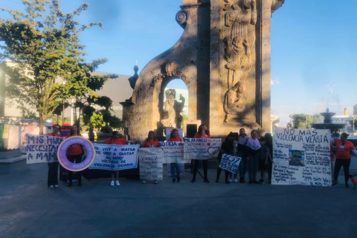 Colectivos conmemoran el Día Internacional de la Eliminación de la Violencia contra la Mujeres en Zapopan
