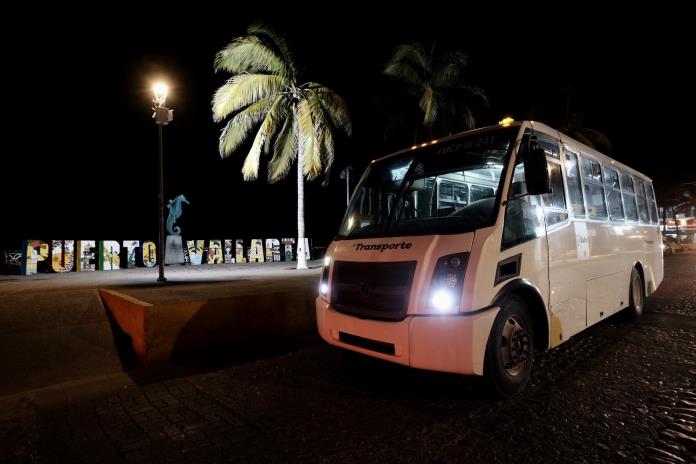 Vuelve Búho Nocturno de transporte público en Vallarta