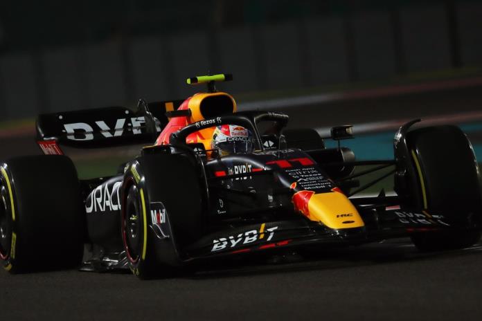 “Checo” Pérez, consigue la segunda posición de la última fecha del campeonato, seguido de Leclerc
