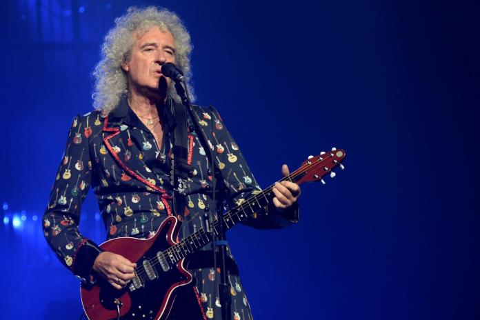 Brian May, guitarrista de Queen, recibe el título de caballero