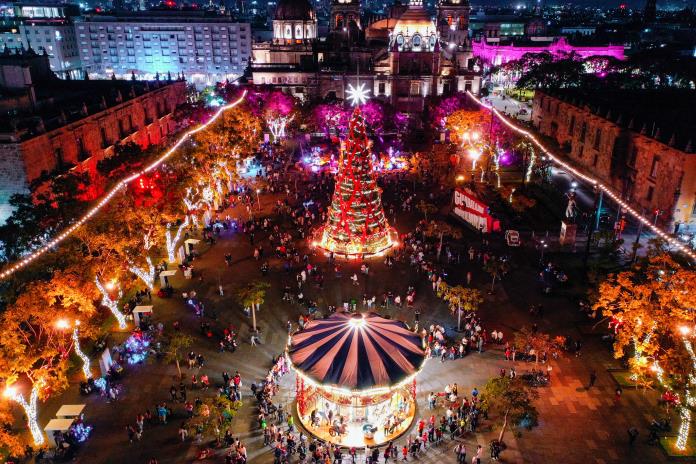 Arranca la magia navideña en Guadalajara: prevén una derrama de mil 200 mil millones de pesos en el Festival Ilusionante