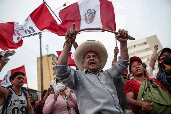 Perú pide a la comunidad internacional respeto a sus decisiones internas