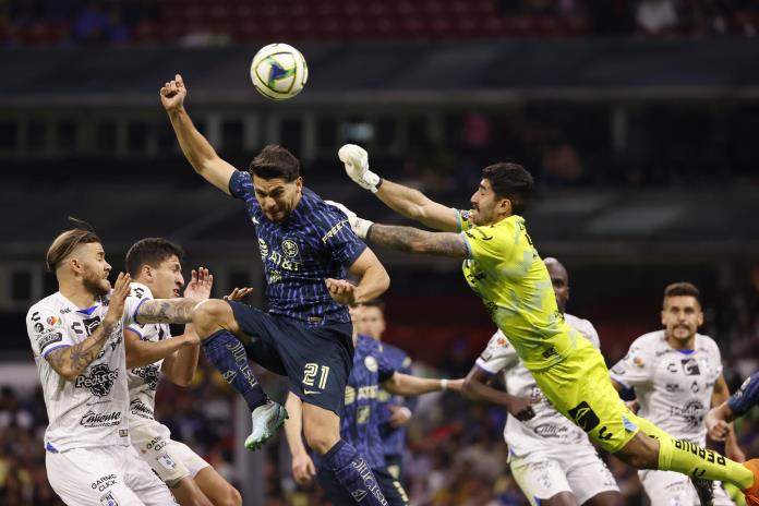 El Querétaro empata sin goles en el Azteca