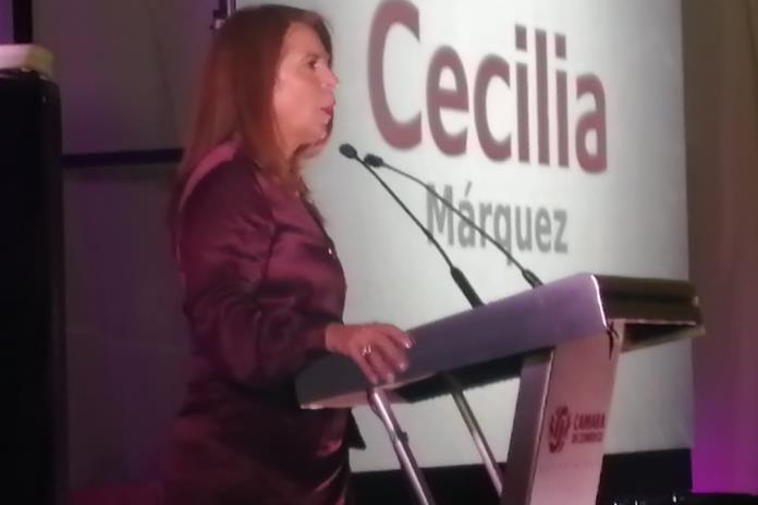 El informe de la diputada federal Cecilia Márquez, se colma de activistas, políticos y representación de la UdeG