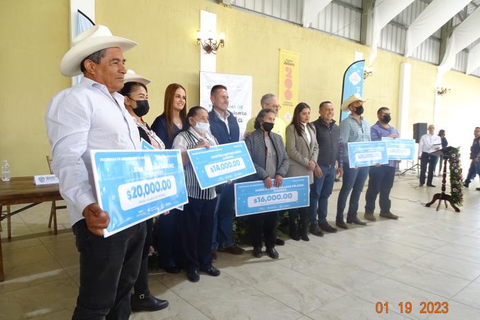 Entregan 1 millón 900 mil pesos para agricultores de Tototlán y La Barca afectados por las lluvias