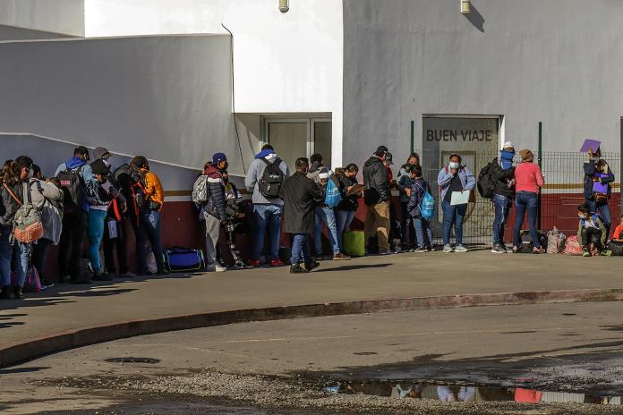 Migrantes y activistas en Tijuana ven esperanzas en reunión México-EEUU