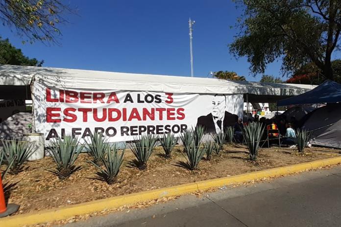La FEU recibe cobijo nacional: estudiantes de México exigen libertad de jóvenes encarcelados