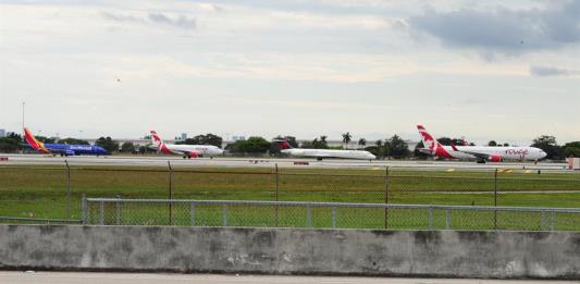 EEUU restringe la actividad en tres aeropuertos por el globo espía chino