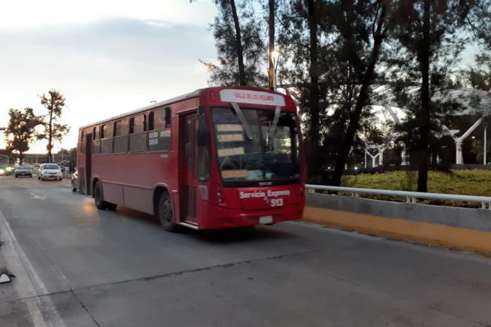 El Ayuntamiento de Zapopan debe intervenir ante el gobierno federal para frenar el alza de 10 a 12 pesos en la tarifa de cuatro rutas de transporte