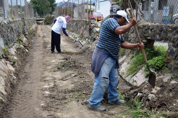 Continúa la limpieza de canales y arroyos en el municipio de Zapotlán el Grande