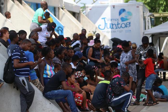 Niños migrantes en frontera sur de México encuentran alivio en ayuda de ONG