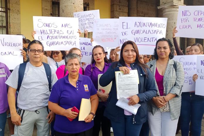 Trabajadoras de Guadalajara piden salón de cabildo para evento el 8M... y se los niegan