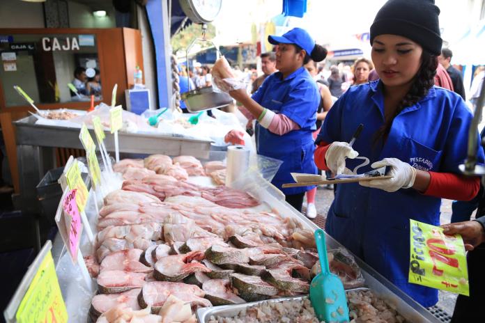 Previo a los días santos, venta de mariscos en Zapopan aumenta... pero no sus precios Previo a los días santos, venta de mariscos en Zapopan aumenta... pero no sus precios