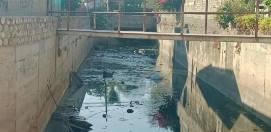 Limpian canal en Tlaquepaque para evitar inundaciones... y ya está repleto de basura