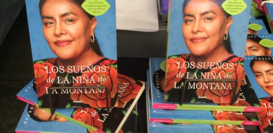 Escritora zapoteca presenta su libro en Zapopan; visibiliza la lucha de las mujeres indígenas en México