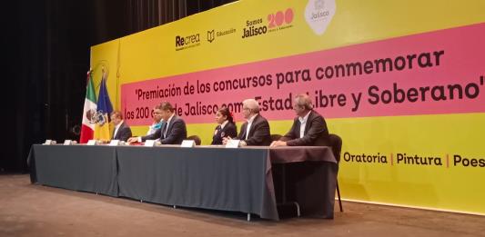 La SEJ premia a niños que participaron en concurso por los 200 años de Jalisco